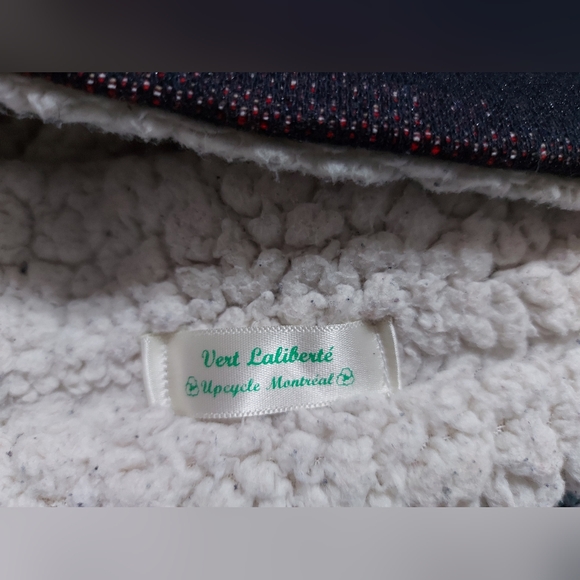 Hoodie upcycle from a blanket - Picture 7 of 10